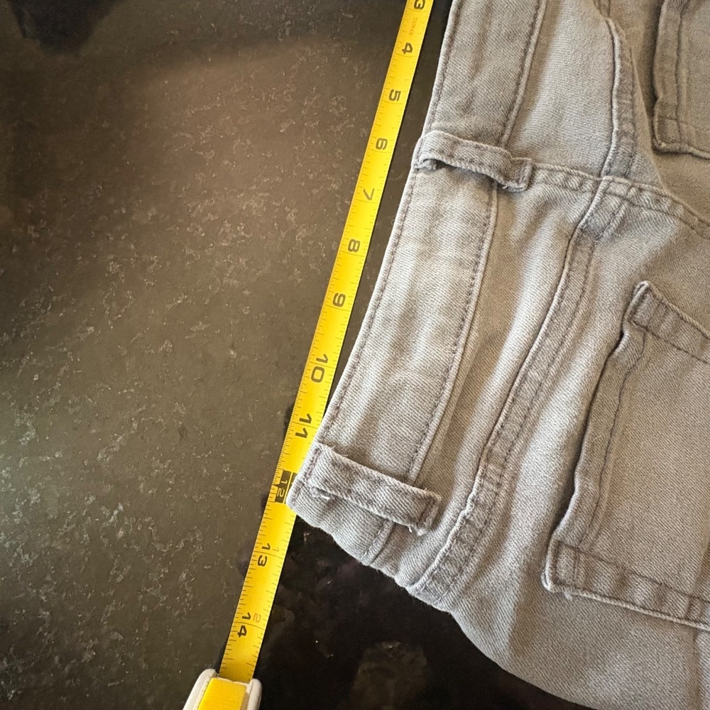 Girls' Cat & Jack Classic Frayed Hem Jean Shorts - Picture 15 of 15